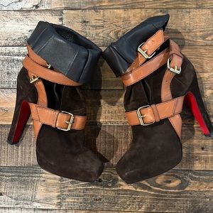 Auth Christian louboutin booties 38